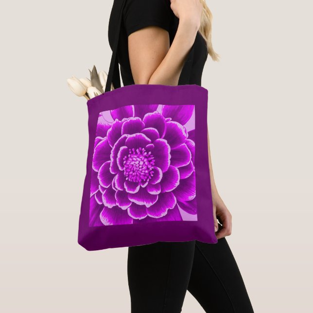 Große Lila Dahlia-Blume (Von Nahem)