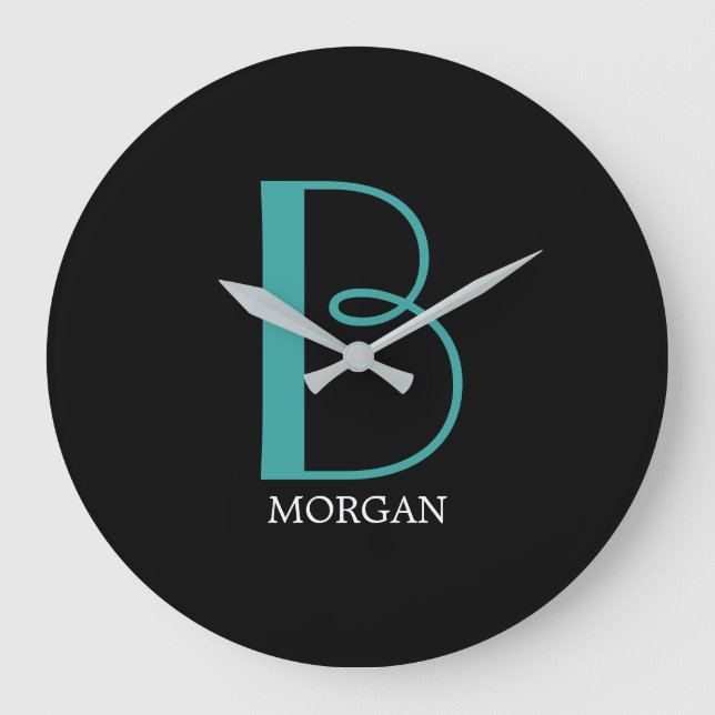 Große Monogramm und Name, Aquamarin/weiß, schwarz Wanduhr (Vorderseite)