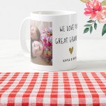 Große Oma Grandkids 2 FotoCollage Kaffeetasse<br><div class="desc">Ein niedliches Foto Tasse Geschenk für Urgroßmutter personalisiert mit 2 Fotos und Name.</div>