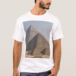 Große Pyramiden von Giza unter klarem Blau, Ägypte T-Shirt