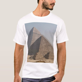 Große Pyramiden von Giza unter klarem Blau, Ägypte T-Shirt