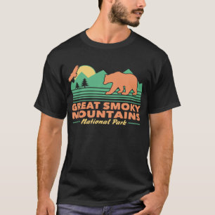 Große, rauchige Berge T-Shirt
