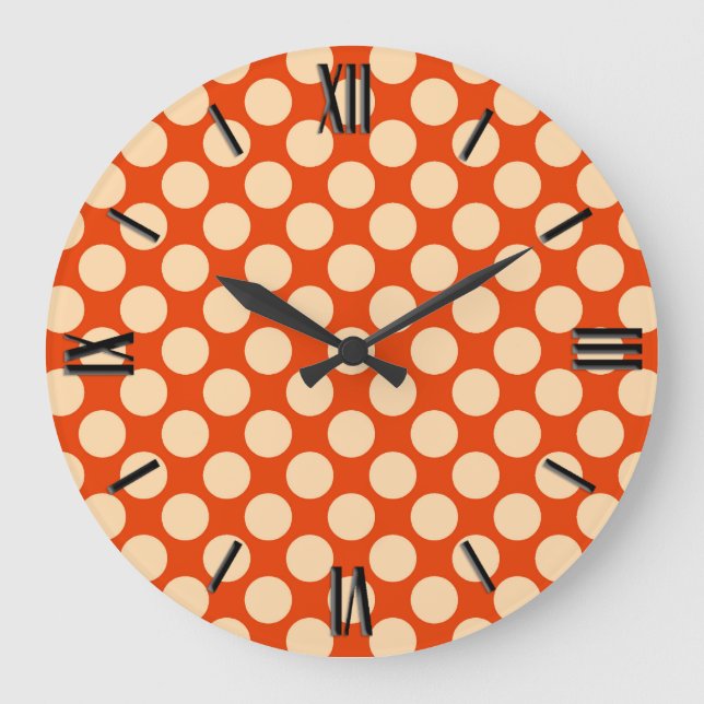 Große Retro-Punkte - hellorange und Mandarine Wanduhr (Vorderseite)