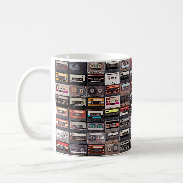 Große Sammlung von Audiokassetten. Retro musical  Kaffeetasse (Links)