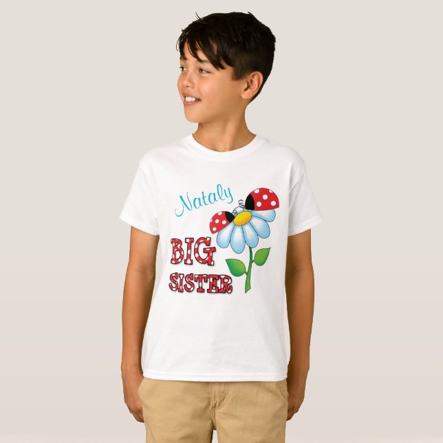 Große Schwester-Marienkäfer-Gänseblümchen-Blume T-Shirt (Vorne ganz)