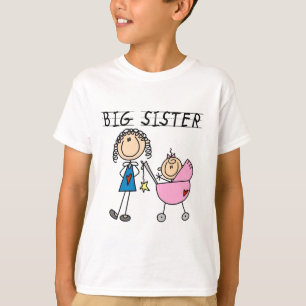 Große Schwester mit kleinen, finsteren T - Shirt 