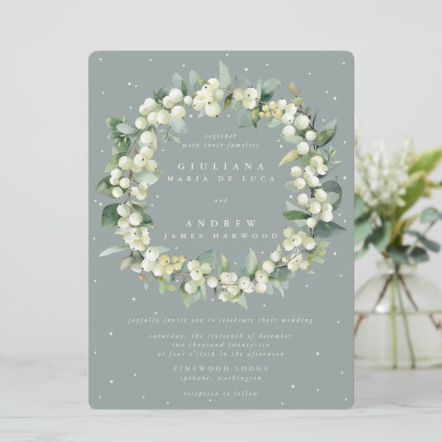 Große Seafoam Snowberry+Eucalyptus Wreath Wedding Einladung (Stehend Vorderseite)