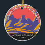 Große Treppe Escalante Nationales Monument Utah Keramik Ornament<br><div class="desc">Großtreppe Escalante Vektorgrafik Design. Es gibt drei Hauptregionen des Denkmals: die Große Treppe,  die Kaiparowiter-Hochebene und die Canyons des Escalante.</div>