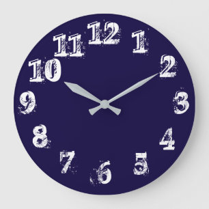 Große Uhr an der runden Navy