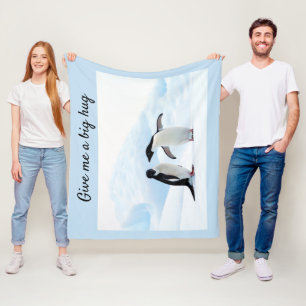 Große Umarmung Pinguin auf Eis-Foto mit Text Fleecedecke