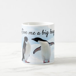 Große Umarmung Pinguin auf Eis Foto mit Text Kaffeetasse