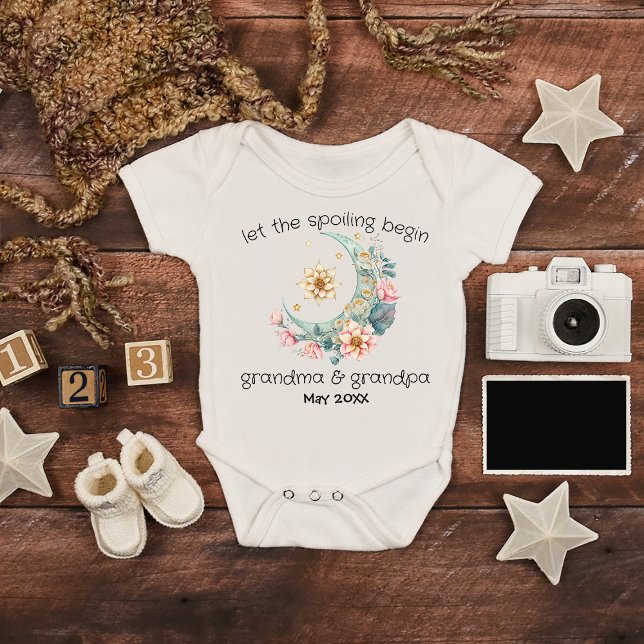 Großeltern Baby Ankündigung Botanischer Boho Moon Baby Strampler (Von Creator hochgeladen)