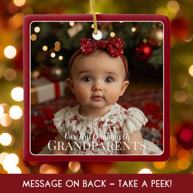 Großeltern First Christmas Grandchild Keramikornament (Grandparents First Christmas Grandchild Newborn Red Ceramic Ornament)