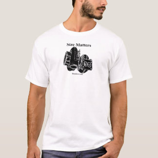 Größen-Angelegenheiten - Wecker-T - Shirt