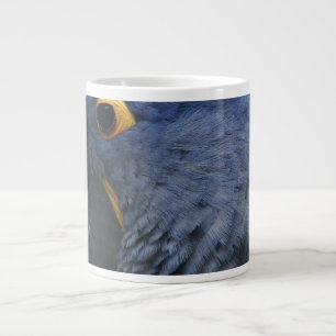 Großer blauer Macaw auf großer Kaffee-Tasse Jumbo-Tasse