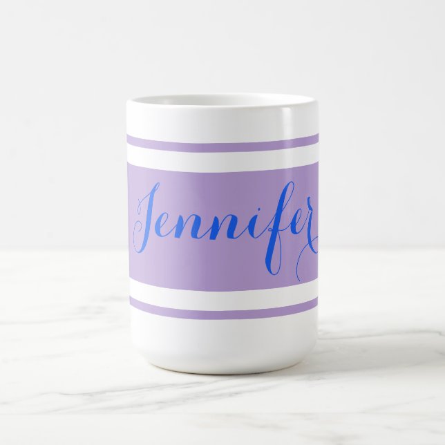 Grosser blauer Skriptname, Lavenderstreifen auf We Kaffeetasse (Mittel)