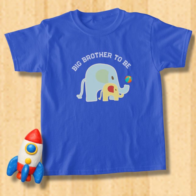 Großer Bruder wird Elefanten mit Strandball  T-Shirt (Von Creator hochgeladen)