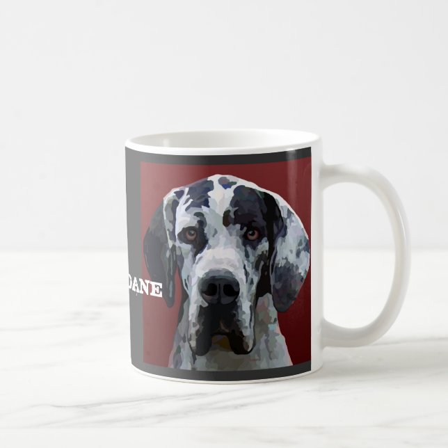 Großer Däne Harly stellen Tasse gegenüber (Rechts)