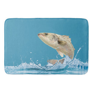 großer Fisch, der aus dem Wasser springt Badematte