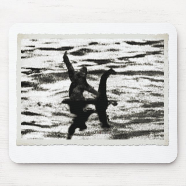 Großer Fuß und Bessie das Seemonsteranvisieren Mousepad (Vorne)