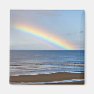 Großer Regenbogen über dem Pazifik bei Magnet
