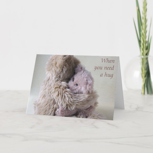 großer Teddy-Bär hält kleine Bärenkarte Karte (Vorderseite)