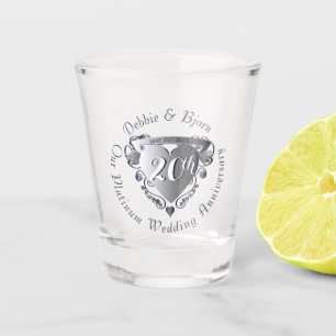 Größeres 10.20.25. Geburtsherz der Hochzeit Schnapsglas