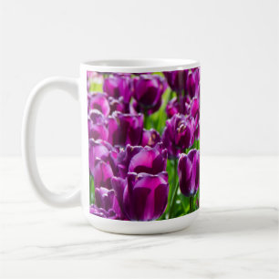 Grosses Feld lila Tulpen Kaffeetasse