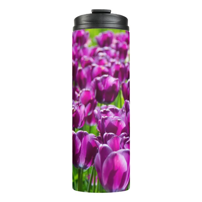 Grosses Feld lila Tulpen Thermosbecher (Vorderseite)