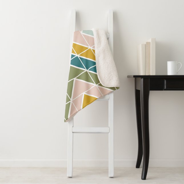 Grosses geometrisches Muster in Pastellertönen Sherpadecke (Beispiel)