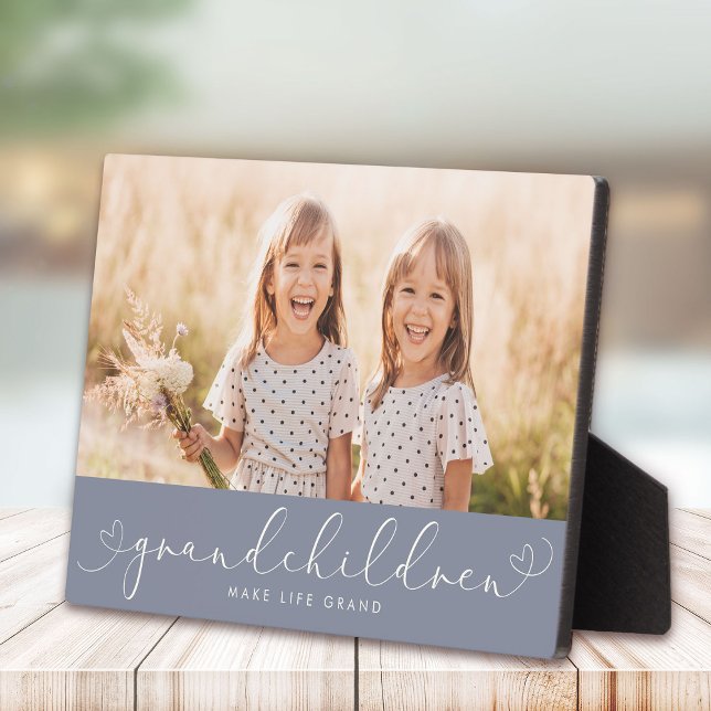 Großkinder Modernes Herz Script Foto Liebe Fotoplatte (Celebrate the enduring bond between grandparent and grandchild with this exquisite photo plaque.)