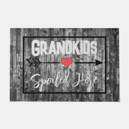 Großkinder verwöhnt hier Türmatte