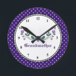 Großmutter Clock Runde Wanduhr<br><div class="desc">Eine Uhr speziell für Großmutter,  schön zum Muttertag,  Geburtstag,  Weihnachten oder einfach nur aus Gründen.  Farbenfrohe Polka Punkttrimmer können mit den Vorlagenwerkzeugen auf eine feste Farbe umgeschaltet werden.   Kann auch personalisiert werden,  wenn gewünscht.  Sie wird dieses einzigartige Geschenk Liebe!</div>