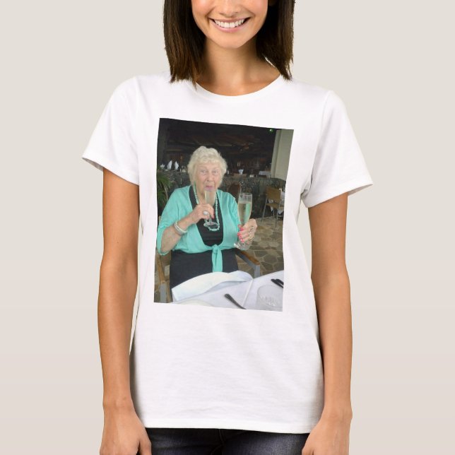 Großmutter und ihr Geburtstag T-Shirt (Vorderseite)