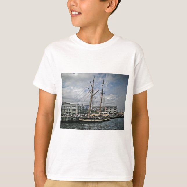 Großschiff in Halifax T-Shirt (Vorderseite)