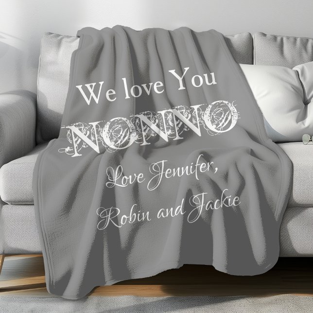 Großvater NONNO Individuelle Name Moderne Niedlich Fleecedecke ("We Love You NONNO" personalized gray fleece blanket.)