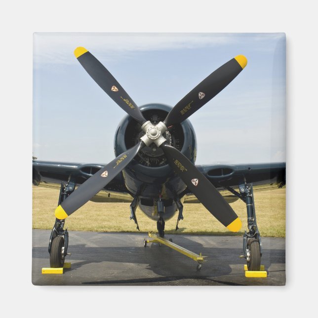 Grumman F8F Bearcat Navy Carrier Fighter on the Magnet (Vorne)