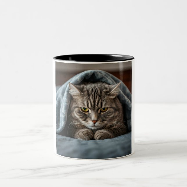 Grumpy Cat Coffee Tasse: Ein pingeliger Morgen Zweifarbige Tasse (Mittel)