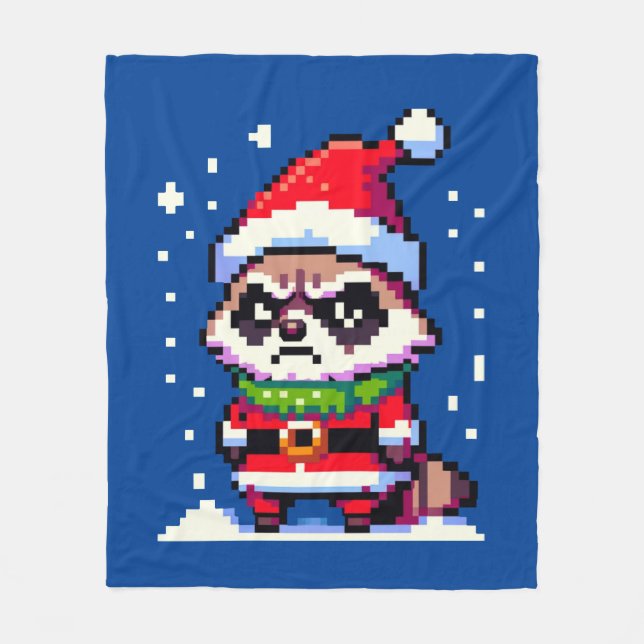 Grumpy Christmas Raccoon - Funny Pixel Art Holiday Fleecedecke (Vorderseite)