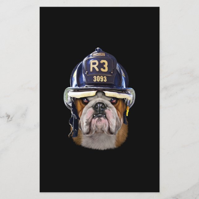 Grumpy English Bulldog Wear Firefighter Helm (Vorderseite)