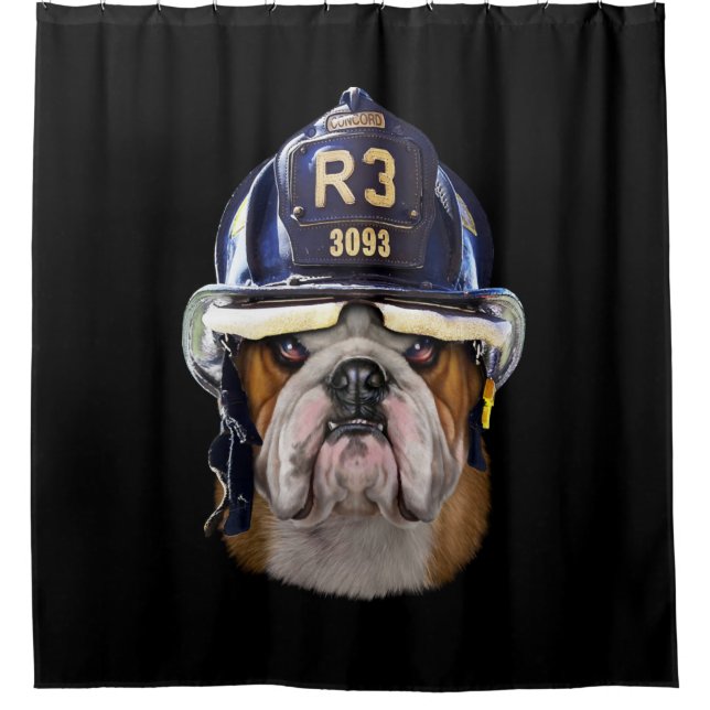 Grumpy English Bulldog Wear Firefighter Helm Duschvorhang (Vorderseite)