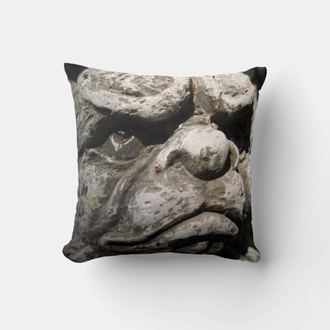 Grumpy Gargoyle Pillow Kissen (Vorderseite)