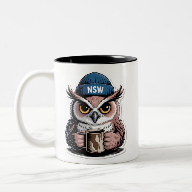 Grumpy Night Owl Zweifarbige Tasse (Links)