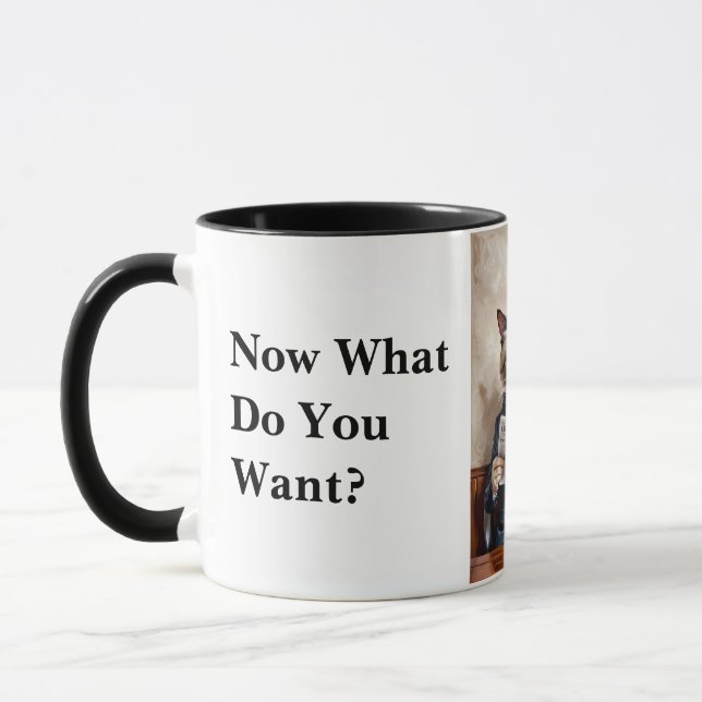 Grumpy Office Cat Reading the Newspaper Tasse (Links)