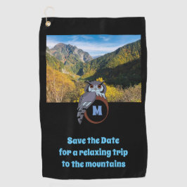 Grumpy Owl Nesting on Monogram Egal Foto Golfhandtuch