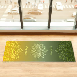 Grün bis Gelb Farbverlauf Mandala mit Namen Yogamatte