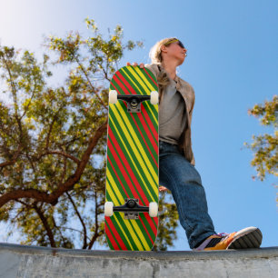 Grün Gelb Rot Vertikale Streifen Design Skateboard