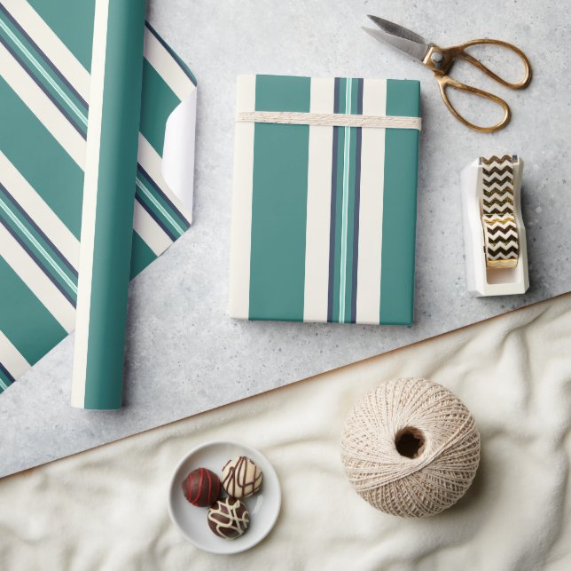 Grün gestreiftes Geschenkpapier (Kunsthandwerk)