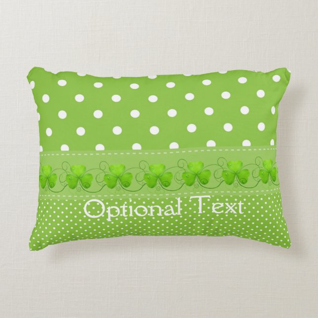 Grün, Punkte und Kleeblätter Dekokissen (Vorderseite)