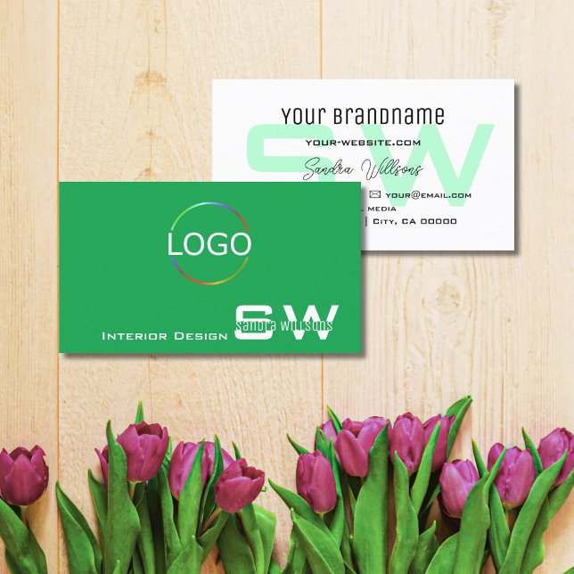 Grün weiß mit Monogram und einfachem Logo Visitenkarte (Von Creator hochgeladen)